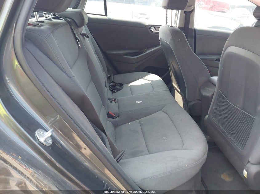 2021 Hyundai Ioniq plug-in hybrid VIN KMHC65LD9MU261564 IAAI salvage auction — RIGHT SIDE, Salvage (Ohio), sold $3,175 on 2026-07-07 (photo 8)