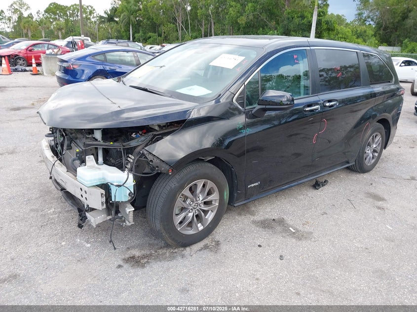 2021 Toyota Sienna VIN 5TDYRKEC8MS038683 IAAI salvage auction — FRONT END, Salvage (Indiana), sold $9,300 on 2026-07-29 (photo 2)