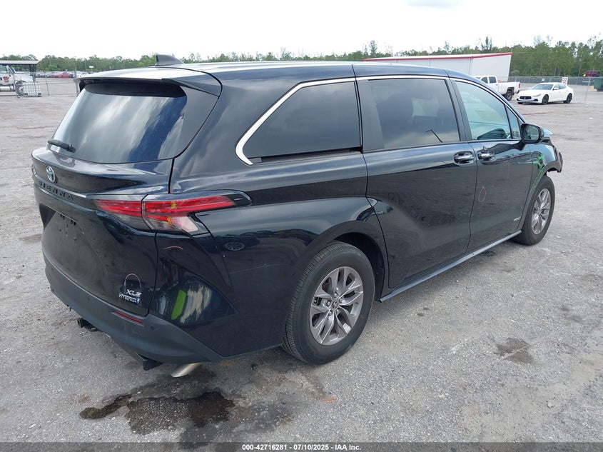 2021 Toyota Sienna VIN 5TDYRKEC8MS038683 IAAI salvage auction — FRONT END, Salvage (Indiana), sold $9,300 on 2026-07-29 (photo 4)