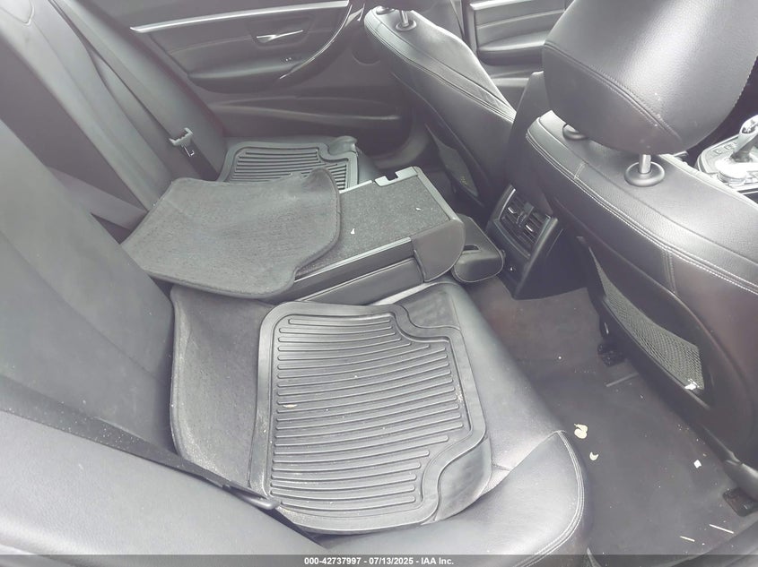 2017 BMW 330i VIN WBA8D9G52HNU59135 IAAI salvage auction — SIDE, Salvage Title, sold $1,450 on 2026-07-21 (photo 8)