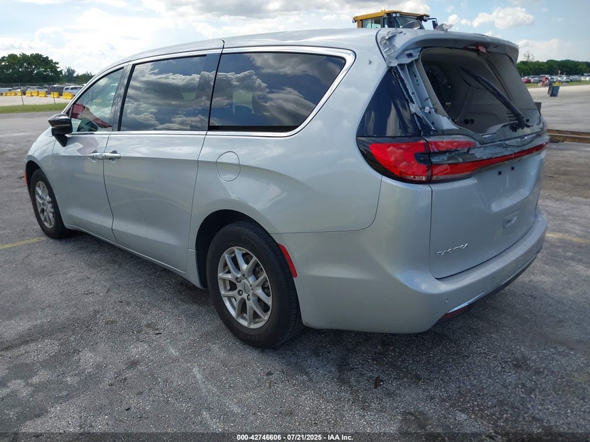 2024 Chrysler Pacifica VIN 2C4RC1BGXRR123323 IAAI salvage auction — ROOF, Salvage Title, sold $11,100 on 2026-07-19 (photo 3)