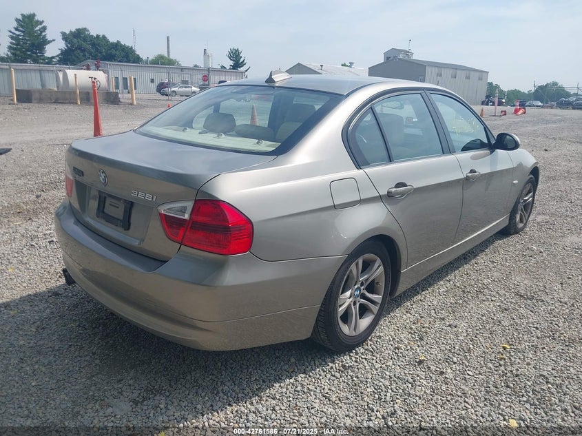 2008 BMW 3er VIN WBAVA37568NL48337 IAAI salvage auction — LEFT SIDE, Salvage (Ohio), sold $925 on 2026-07-28 (photo 4)