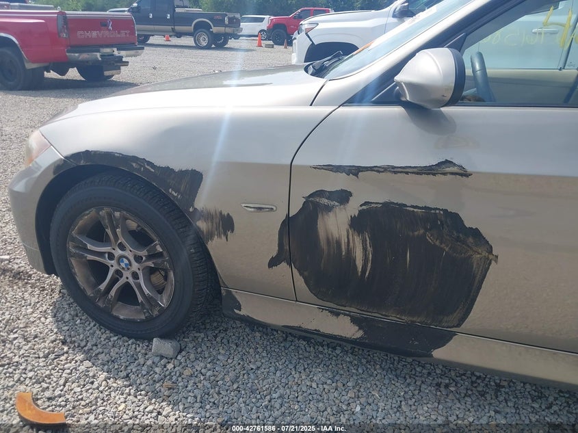 2008 BMW 3er VIN WBAVA37568NL48337 IAAI salvage auction — LEFT SIDE, Salvage (Ohio), sold $925 on 2026-07-28 (photo 6)