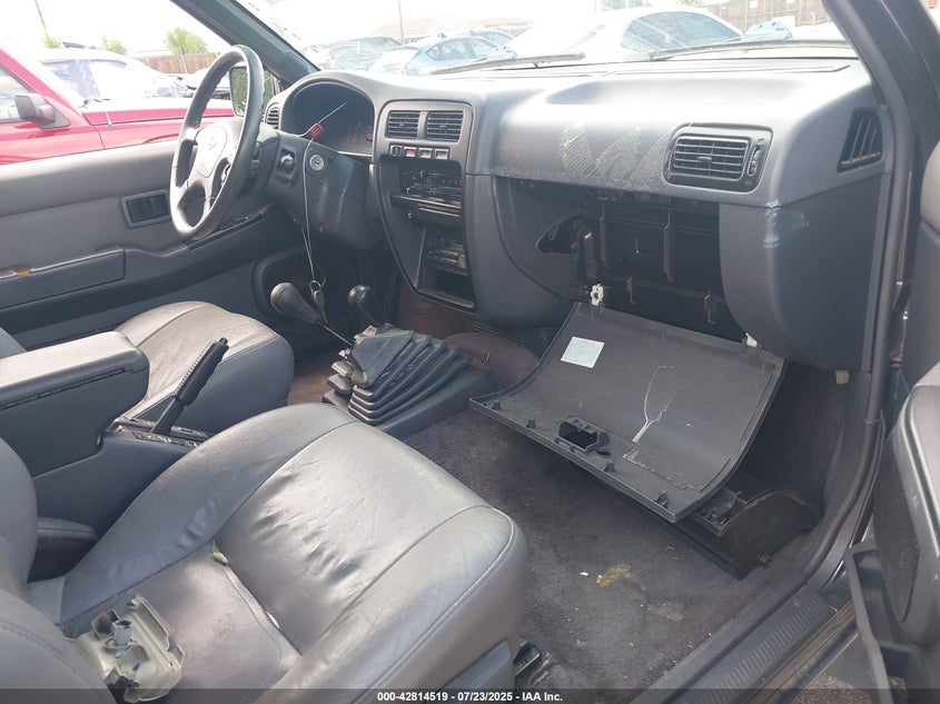 1995 Nissan Pathfinder VIN JN8HD17Y1SW084682 IAAI salvage auction — FRONT END, Bill Of Sale (Colorado), sold $25 on 2026-07-21 (photo 5)