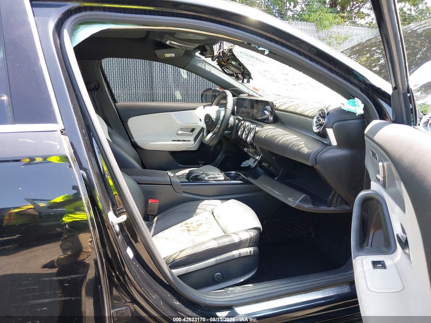 2019 Mercedes-benz A-class VIN WDD3G4FB8KW006529 IAAI salvage auction — SIDE, Mv-907A (New York), sold $1,700 on 2026-09-07 (photo 5)