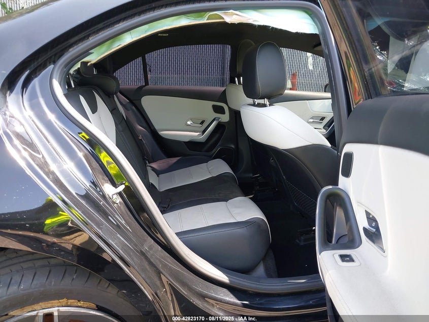 2019 Mercedes-benz A-class VIN WDD3G4FB8KW006529 IAAI salvage auction — SIDE, Mv-907A (New York), sold $1,700 on 2026-09-07 (photo 8)
