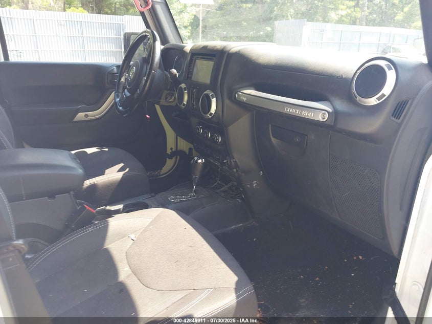 2015 Jeep Wrangler unlimited VIN 1C4BJWEG9FL604166 IAAI salvage auction — LEFT SIDE, Salvage Title, sold $7,000 on 2026-07-29 (photo 5)