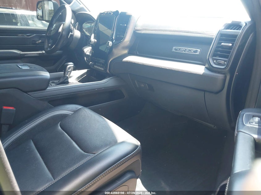 2021 Ram 1500 VIN 1C6SRFU98MN902597 IAAI salvage auction — THEFT, Salvage (Florida), sold $23,100 on 2026-07-29 (photo 5)