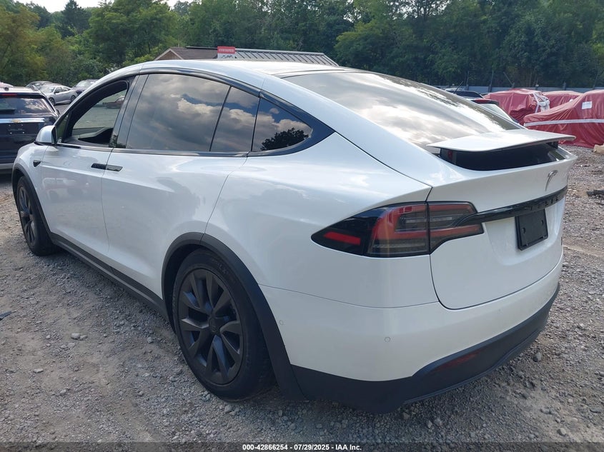 2022 Tesla Model x VIN 7SAXCBE67NF340661 IAAI salvage auction — RIGHT FRONT, Salvage Title, sold $37,050 on 2026-10-01 (photo 3)