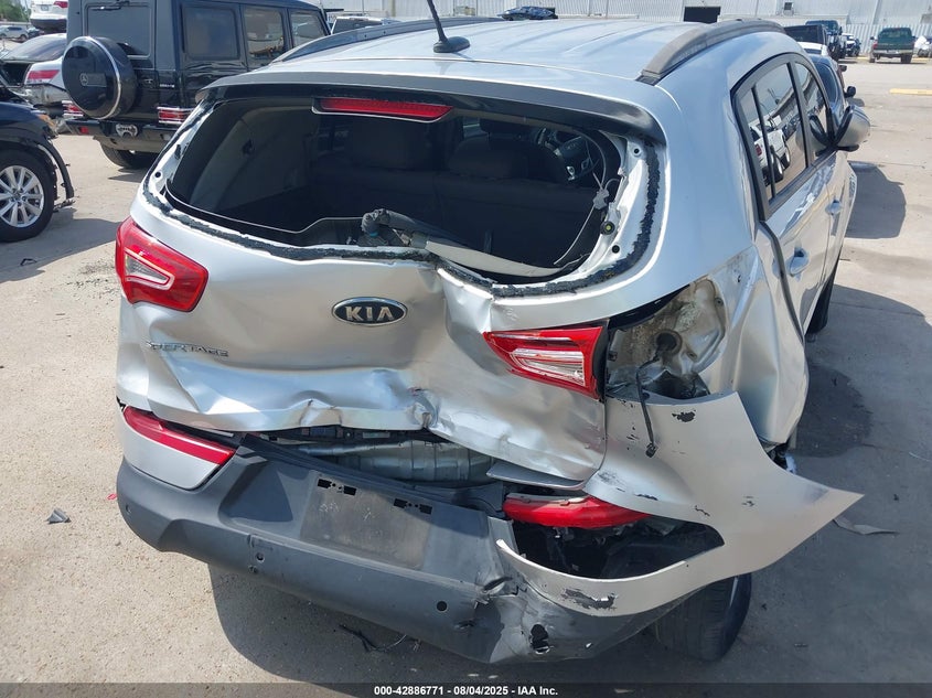 2011 Kia Sportage VIN KNDPB3A2XB7018719 IAAI salvage auction — FRONT & REAR, Salvage (Texas), sold $675 on 2026-07-08 (photo 6)