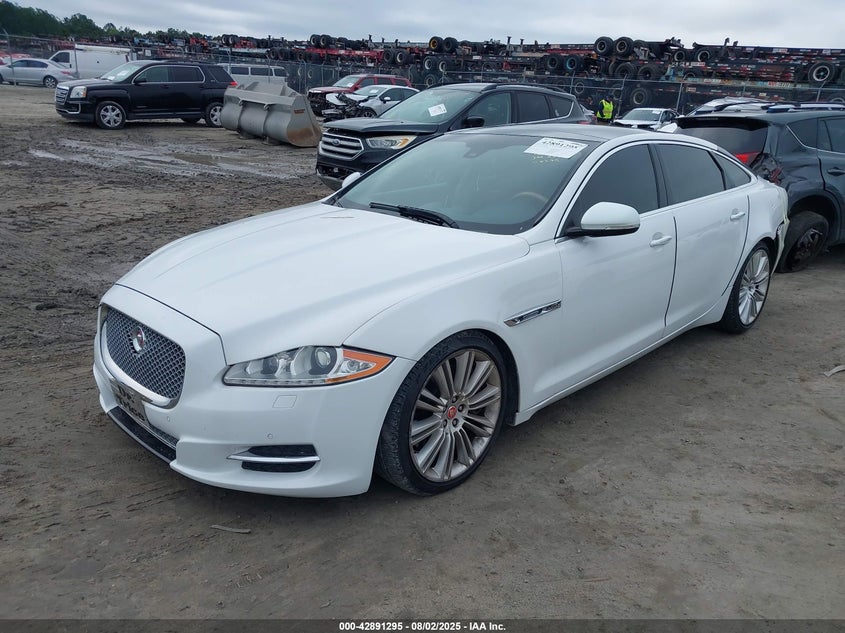 2014 Jaguar Xj VIN SAJWA2GT5EMV58396 IAAI salvage auction — REAR END, Salvage Title, sold $2,050 on 2026-07-09 (photo 2)