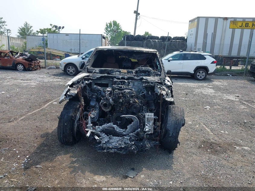 2024 Land rover Range rover sport VIN SAL1L9FU6RA195290 IAAI salvage auction — EXTERIOR BURN, Salvage (Pennsylvania), sold $3,050 on 2026-07-10 (photo 6)