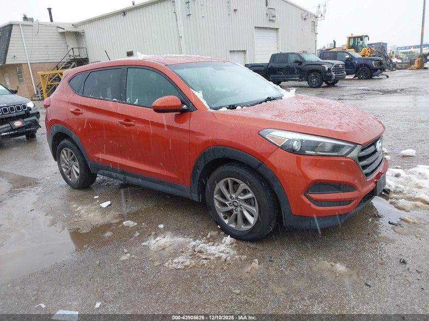 2017 Hyundai Tucson VIN KM8J23A49HU575344 IAAI salvage auction — LEFT FRONT, Salvage (Illinois), sold $2,400 on 2026-07-24 (photo 1)