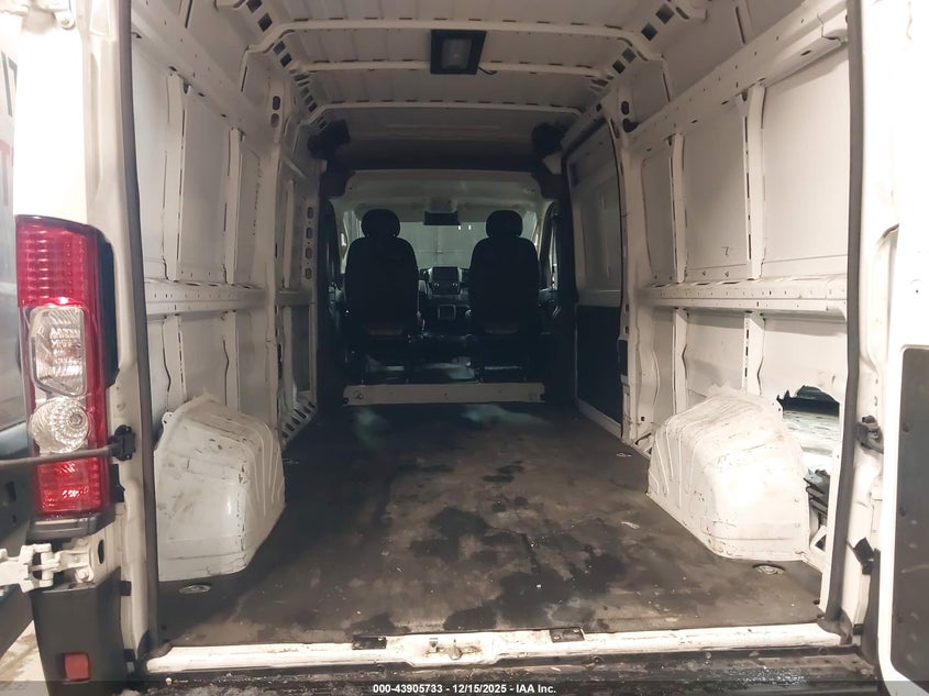 2024 Ram Promaster 2500 VIN 3C6LRVDG4RE133010 IAAI salvage auction — RIGHT SIDE, Salvage (New Jersey), sold $9,550 on 2026-07-14 (photo 8)