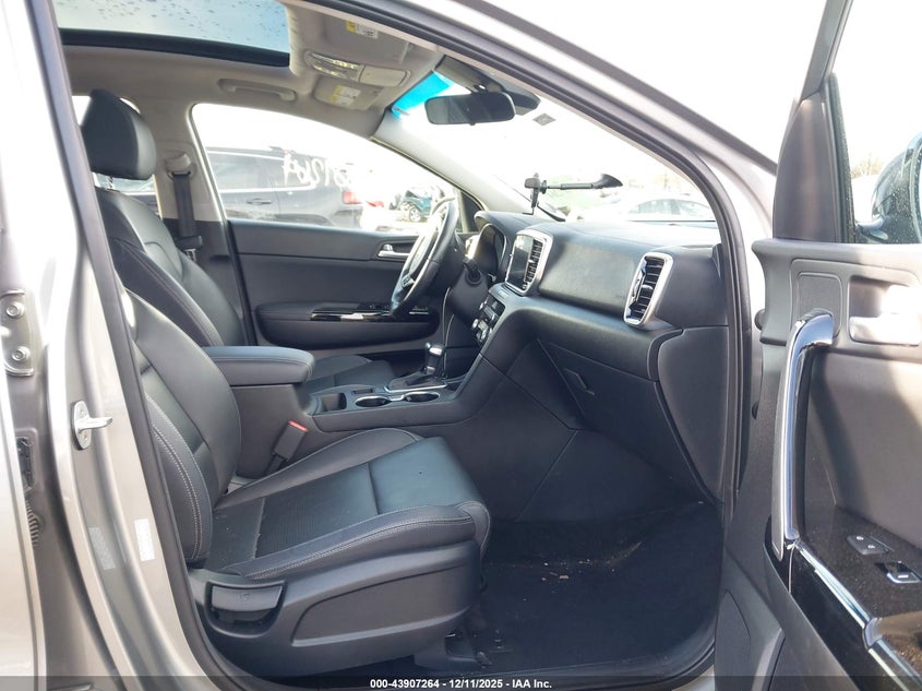 2022 Kia Sportage VIN KNDPNCACXN7985075 IAAI salvage auction — FRONT & REAR, Salvage (New Jersey), sold $4,650 on 2026-07-06 (photo 5)