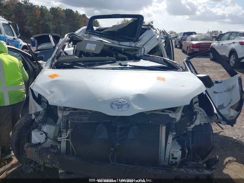 2015 Toyota Sienna VIN 5TDYK3DC1FS623619 IAAI salvage auction — BIO HAZARD, Salvage (North Carolina), sold $25 on 2026-07-29 (photo 6)