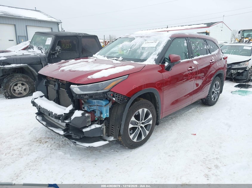 2021 Toyota Highlander VIN 5TDGZRBH1MS144865 IAAI salvage auction — RIGHT SIDE, Salvage (Indiana), sold $9,700 on 2026-07-29 (photo 2)