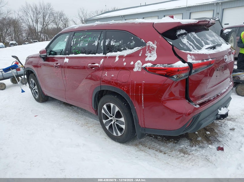 2021 Toyota Highlander VIN 5TDGZRBH1MS144865 IAAI salvage auction — RIGHT SIDE, Salvage (Indiana), sold $9,700 on 2026-07-29 (photo 3)