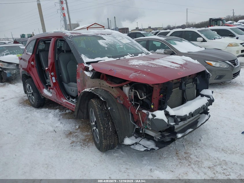 2021 Toyota Highlander VIN 5TDGZRBH1MS144865 IAAI salvage auction — RIGHT SIDE, Salvage (Indiana), sold $9,700 on 2026-07-29 (photo 6)