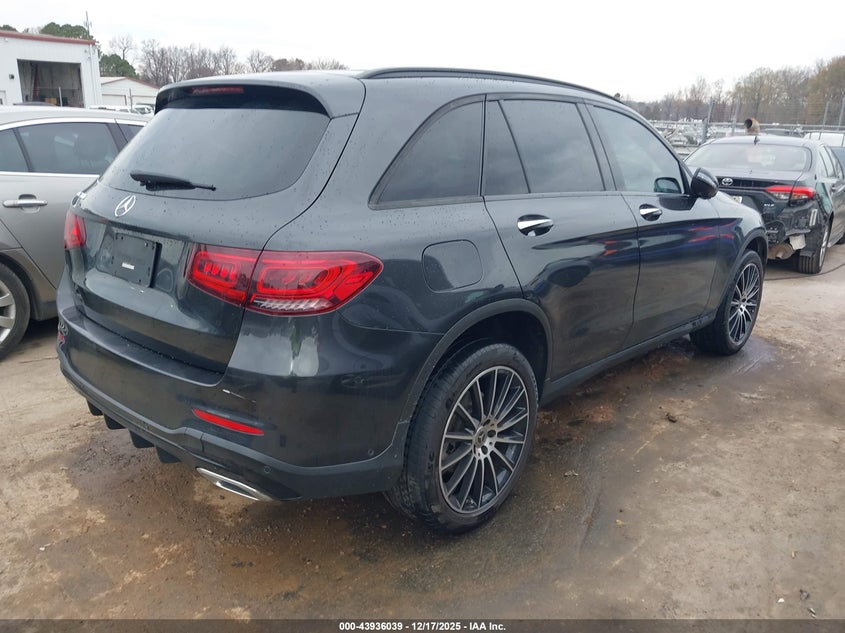 2020 Mercedes-benz Glc VIN WDC0G8DB8LF724648 IAAI salvage auction — LEFT SIDE, Salvage Title, sold $12,800 on 2026-07-20 (photo 4)