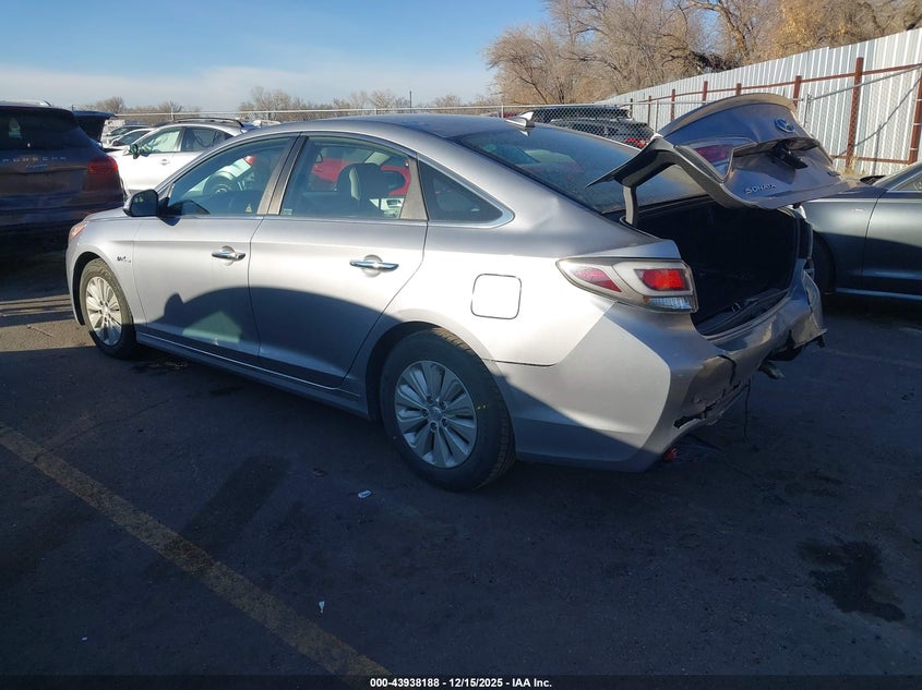 2016 Hyundai Sonata hybrid VIN KMHE24L17GA028325 IAAI salvage auction — REAR END, Other, sold $1,500 on 2026-07-30 (photo 3)