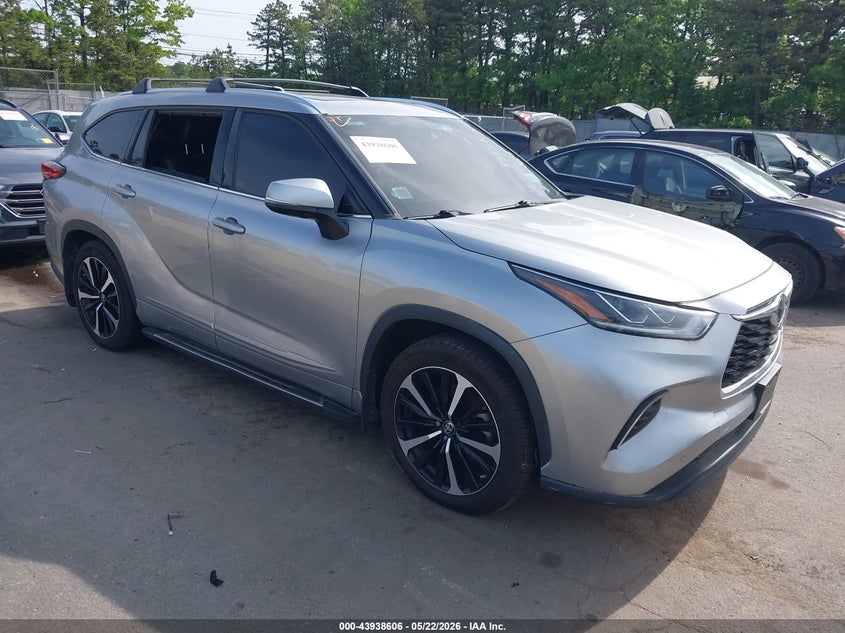 2022 Toyota Highlander VIN 5TDDZRBH5NS168493 IAAI salvage auction — THEFT, Mv-907A (New York), sold $15,300 on 2026-07-28 (photo 1)