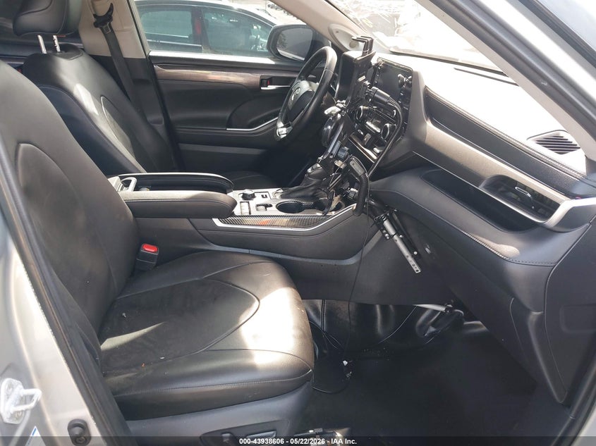 2022 Toyota Highlander VIN 5TDDZRBH5NS168493 IAAI salvage auction — THEFT, Mv-907A (New York), sold $15,300 on 2026-07-28 (photo 5)