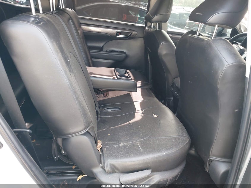 2022 Toyota Highlander VIN 5TDDZRBH5NS168493 IAAI salvage auction — THEFT, Mv-907A (New York), sold $15,300 on 2026-07-28 (photo 8)