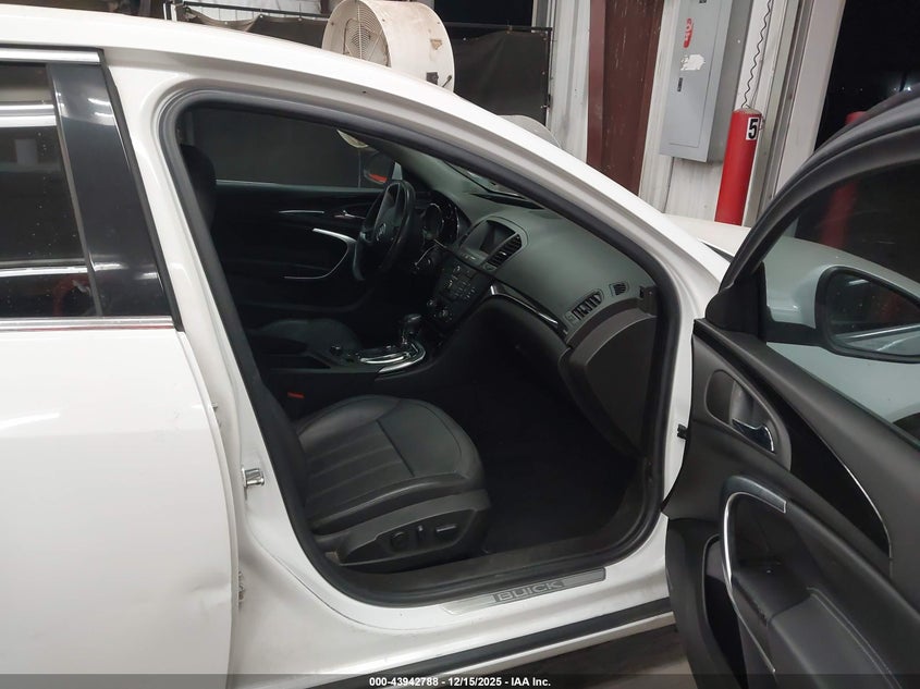 2011 Buick Regal VIN W04GU5GC5B1011230 IAAI salvage auction — FRONT & REAR, Salvage (Arizona), sold $25 on 2026-07-28 (photo 5)