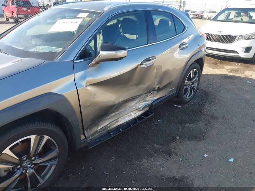 2020 Lexus Ux 250h VIN JTHX9JBH7L2033971 IAAI salvage auction — LEFT SIDE, Other, sold $9,500 on 2026-08-03 (photo 6)