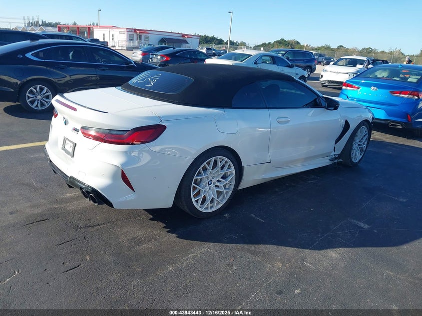 2022 BMW M8 VIN WBSDZ0C09NCH54115 IAAI salvage auction — UNDERCARRIAGE, Rebuildable (Florida), sold $26,000 on 2026-07-06 (photo 4)