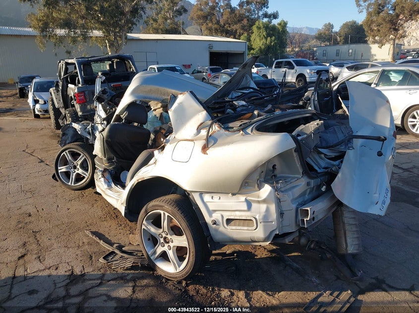 2001 Lexus Is VIN JTHBD182110033386 IAAI salvage auction — ROLLOVER, Non-Repairable (California), sold $25 on 2026-07-21 (photo 3)
