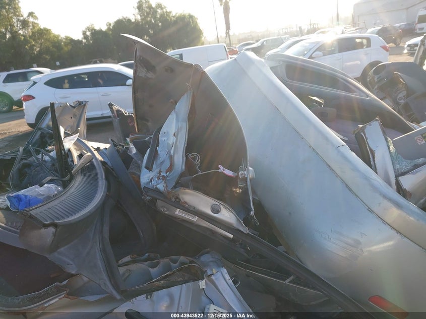 2001 Lexus Is VIN JTHBD182110033386 IAAI salvage auction — ROLLOVER, Non-Repairable (California), sold $25 on 2026-07-21 (photo 8)
