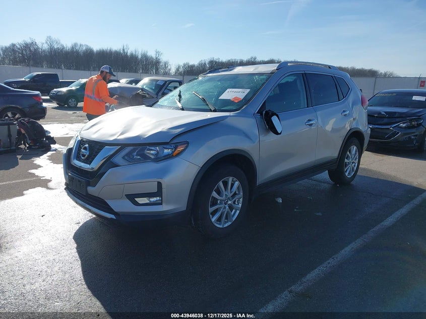 2017 Nissan Rogue VIN JN8AT2MV4HW001257 IAAI salvage auction — ROLLOVER, Salvage Title, sold $800 on 2026-07-16 (photo 2)
