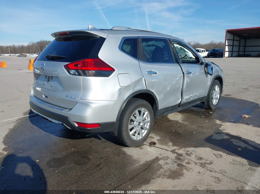 2017 Nissan Rogue VIN JN8AT2MV4HW001257 IAAI salvage auction — ROLLOVER, Salvage Title, sold $800 on 2026-07-16 (photo 4)