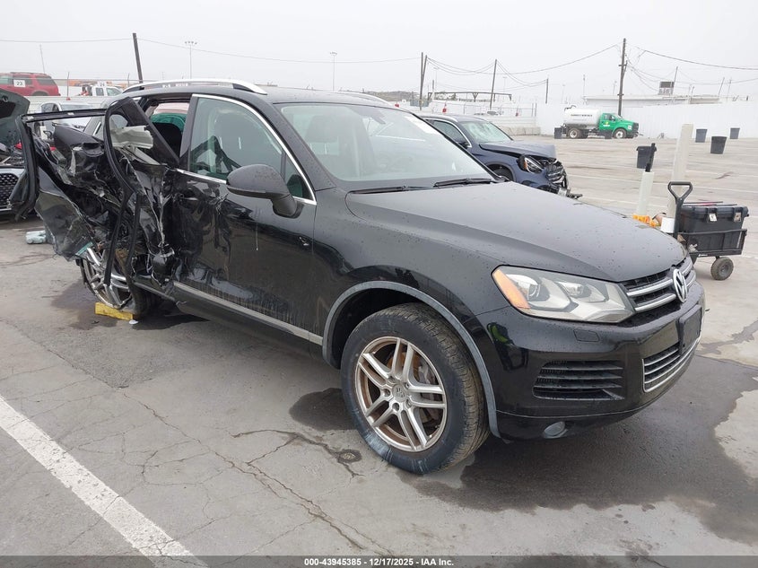 2014 Volkswagen Touareg VIN WVGEP9BP1ED000858 IAAI salvage auction — RIGHT SIDE, Other, sold $825 on 2026-07-22 (photo 1)