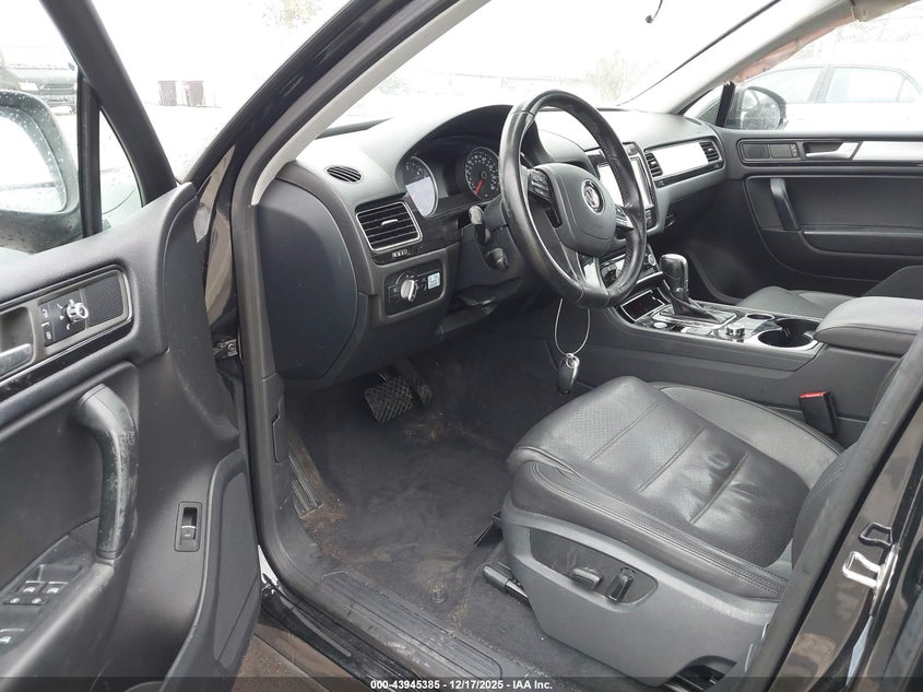 2014 Volkswagen Touareg VIN WVGEP9BP1ED000858 IAAI salvage auction — RIGHT SIDE, Other, sold $825 on 2026-07-22 (photo 5)