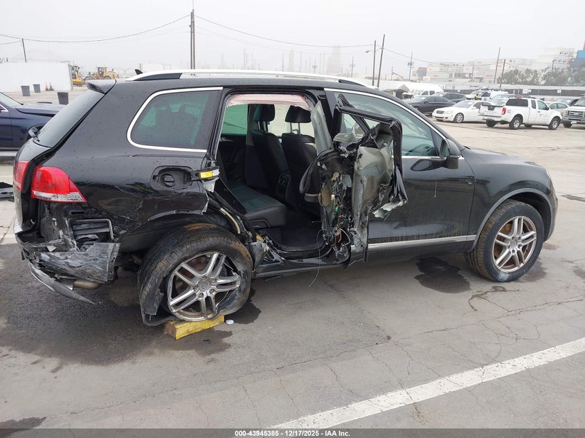 2014 Volkswagen Touareg VIN WVGEP9BP1ED000858 IAAI salvage auction — RIGHT SIDE, Other, sold $825 on 2026-07-22 (photo 6)