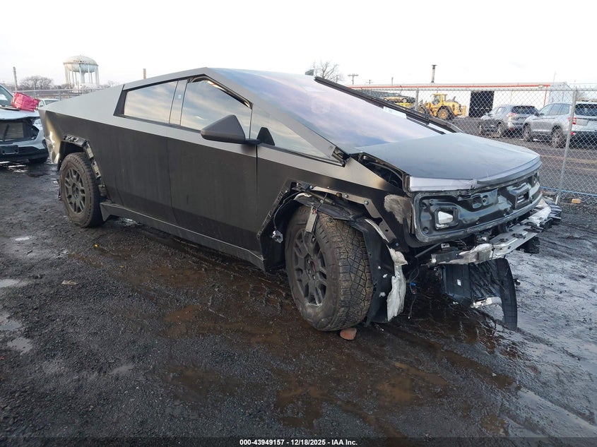 2024 Tesla Cybertruck VIN 7G2CEHEDXRA027241 — IAAI salvage auction photo