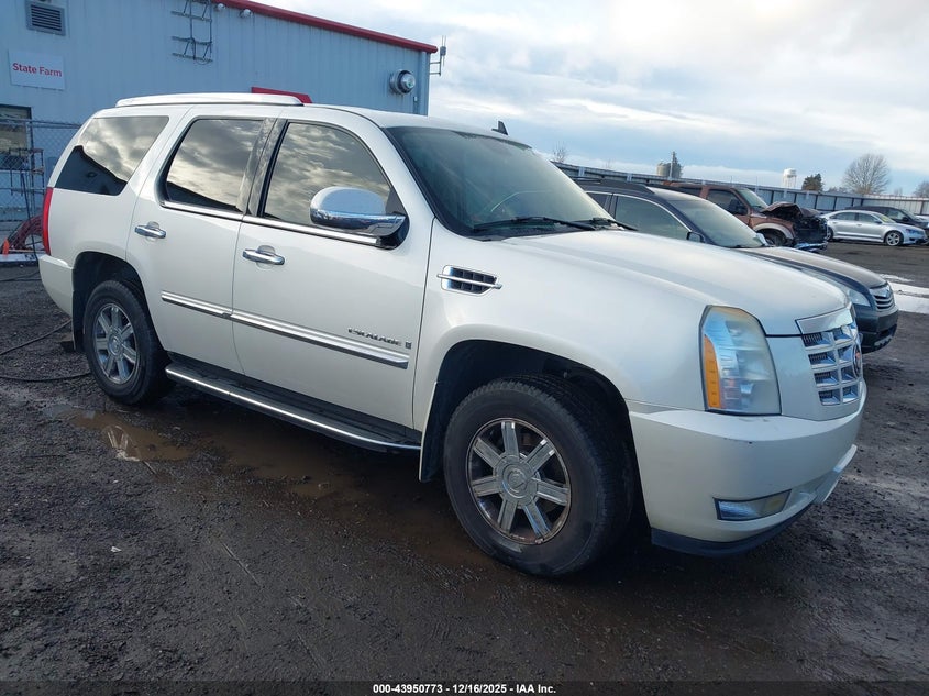 2007 Cadillac Escalade VIN 1GYFK63817R302082 IAAI salvage auction — LEFT SIDE, Salvage (Oregon), sold $1,400 on 2026-09-17 (photo 1)