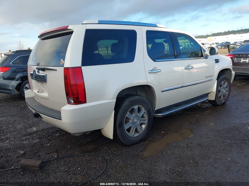 2007 Cadillac Escalade VIN 1GYFK63817R302082 IAAI salvage auction — LEFT SIDE, Salvage (Oregon), sold $1,400 on 2026-09-17 (photo 4)