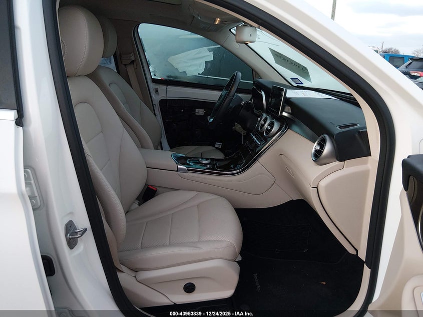 2018 Mercedes-benz Glc VIN WDC0G4JB2JV077907 IAAI salvage auction — FRONT & REAR, Salvage Title, sold $6,100 on 2026-07-12 (photo 5)