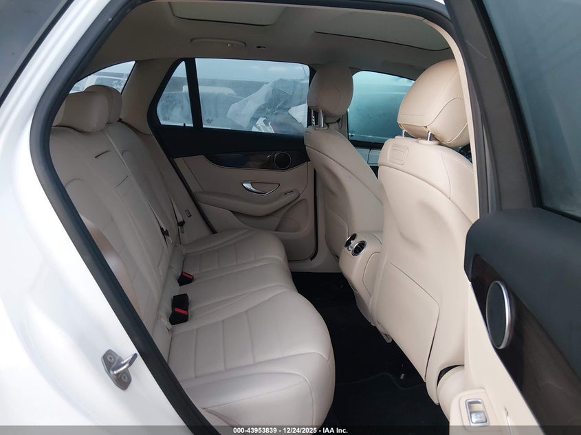 2018 Mercedes-benz Glc VIN WDC0G4JB2JV077907 IAAI salvage auction — FRONT & REAR, Salvage Title, sold $6,100 on 2026-07-12 (photo 8)