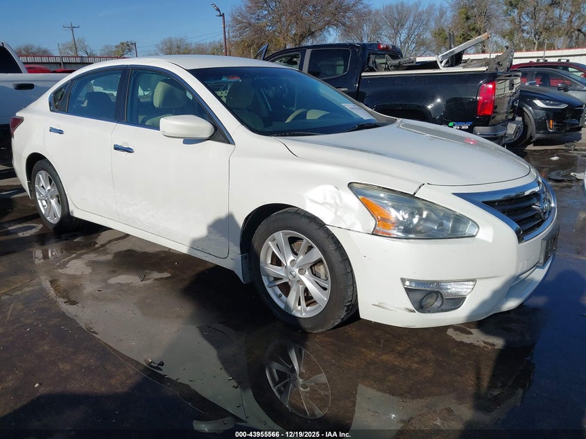 2015 Nissan Altima VIN 1N4AL3AP2FC241158 IAAI salvage auction — RIGHT FRONT, Clear (Hawaii), sold $1,950 on 2026-07-21 (photo 1)