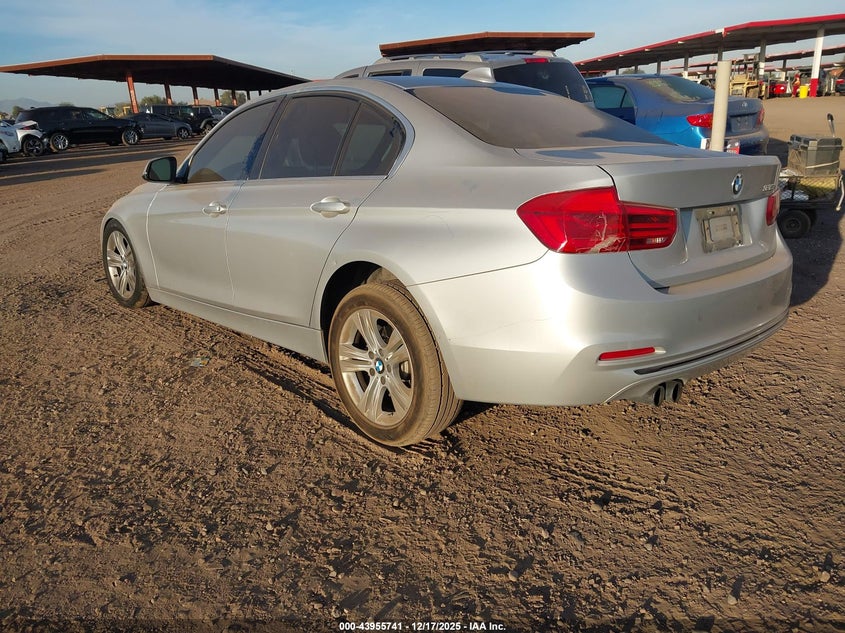 2017 BMW 3er VIN WBA8B9G52HNU51686 IAAI salvage auction — LEFT & RIGHT, Salvage (Arizona), sold $1,975 on 2026-08-20 (photo 3)