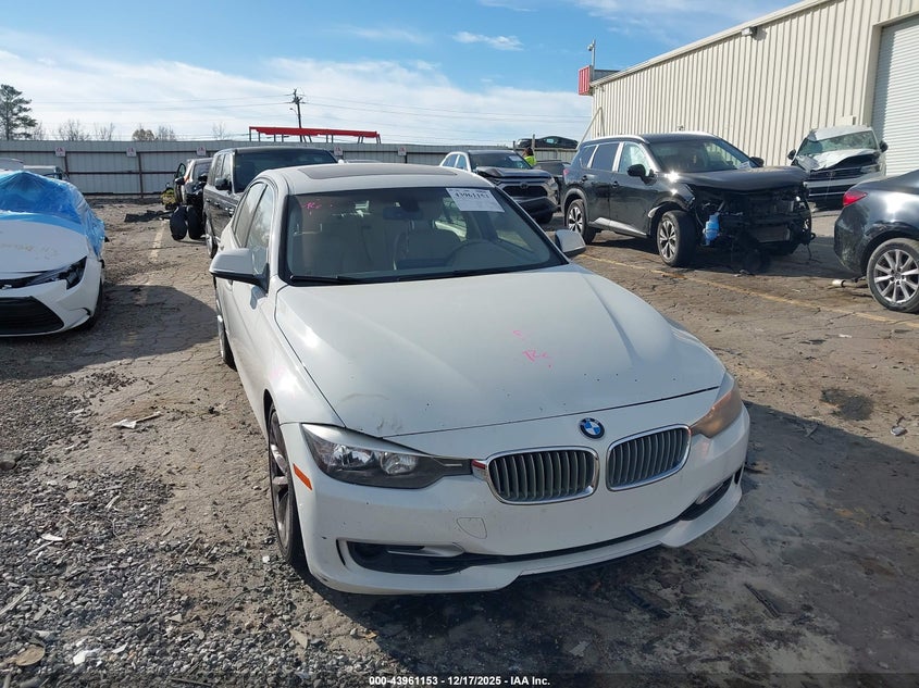 2013 BMW 3er VIN WBA3A5G58DNP23920 IAAI salvage auction — LEFT SIDE, Salvage Title, sold $625 on 2026-07-29 (photo 1)
