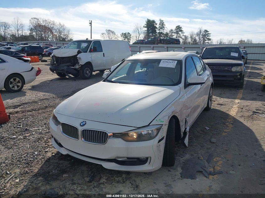 2013 BMW 3er VIN WBA3A5G58DNP23920 IAAI salvage auction — LEFT SIDE, Salvage Title, sold $625 on 2026-07-29 (photo 2)
