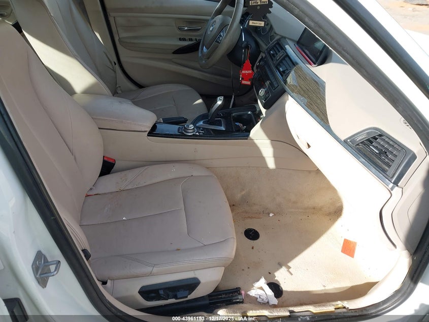 2013 BMW 3er VIN WBA3A5G58DNP23920 IAAI salvage auction — LEFT SIDE, Salvage Title, sold $625 on 2026-07-29 (photo 5)