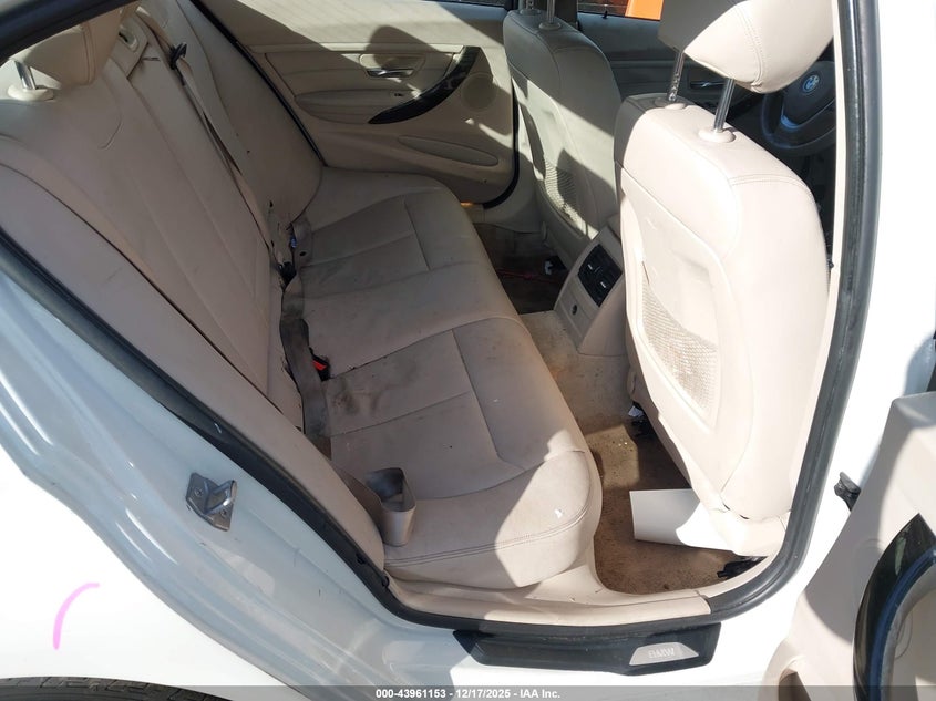 2013 BMW 3er VIN WBA3A5G58DNP23920 IAAI salvage auction — LEFT SIDE, Salvage Title, sold $625 on 2026-07-29 (photo 8)