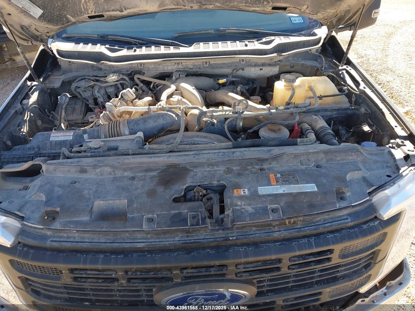 2024 Ford F-350 VIN 1FT8W3DT5RED56838 IAAI salvage auction — FRONT & REAR, Salvage (Texas), sold $11,000 on 2026-07-29 (photo 9)